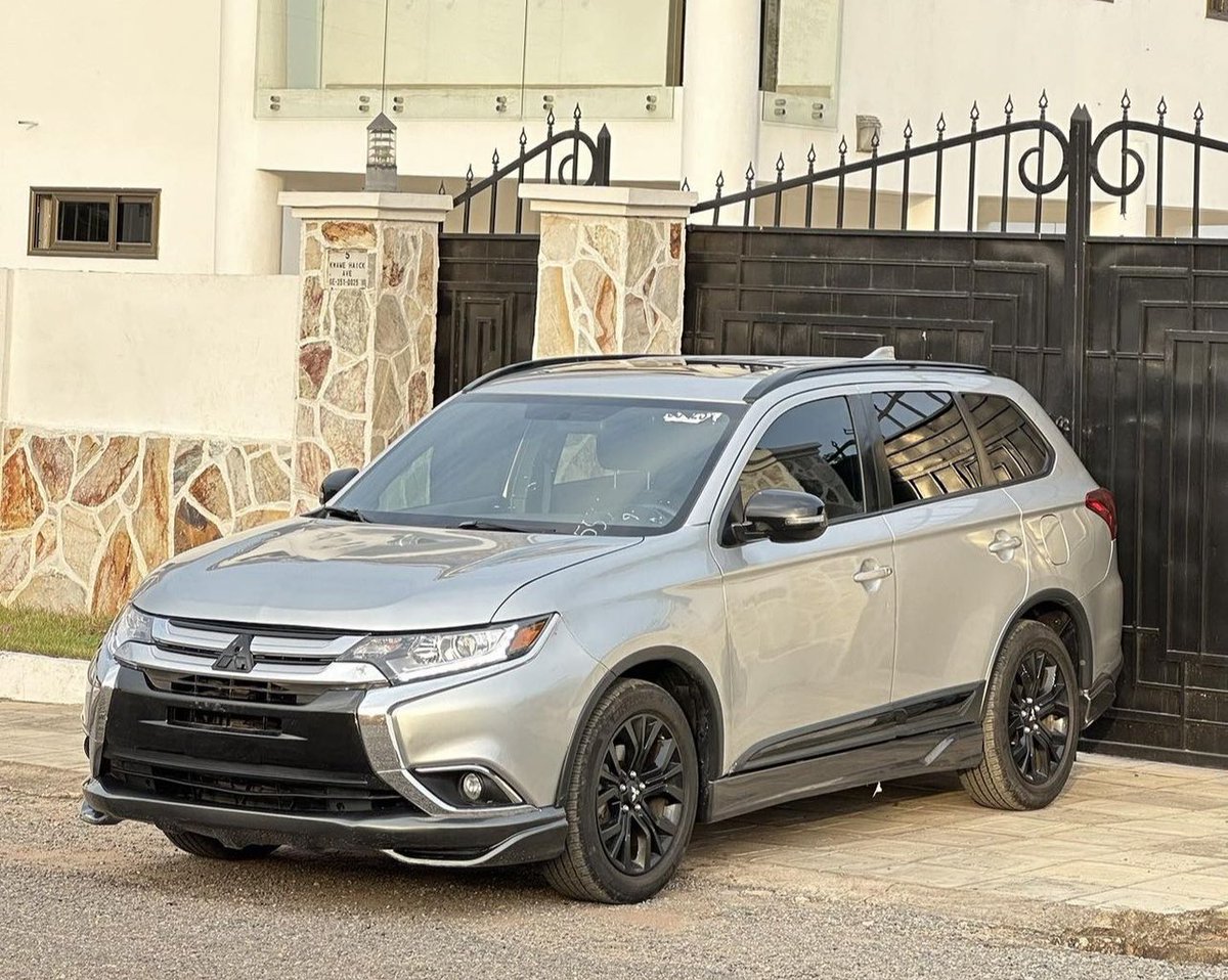 cufferhenry07's tweet photo. @enokay69 2018 Mitsubishi Outlander SE (Special Edition)
Engine 2.4L
Eco mode 
Transmission: Automatic 
Drive:: FWD
Apple CarPlay/ Android Auto
Heated seats 
Rear view  camera 
Sunroof 
Blind spot sensor 
Keyless entry 
Push to start 
Touch Infotainment 
GHC054916734

📞 https://t.co/ou5ADJSawm