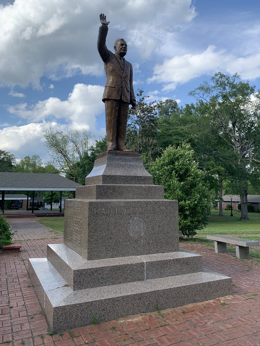 Driving through Winnfield, so I had to stop and see Uncle Earl’s statue at the Governor Earl K. Long Memorial Park. #LaGov #LaLege