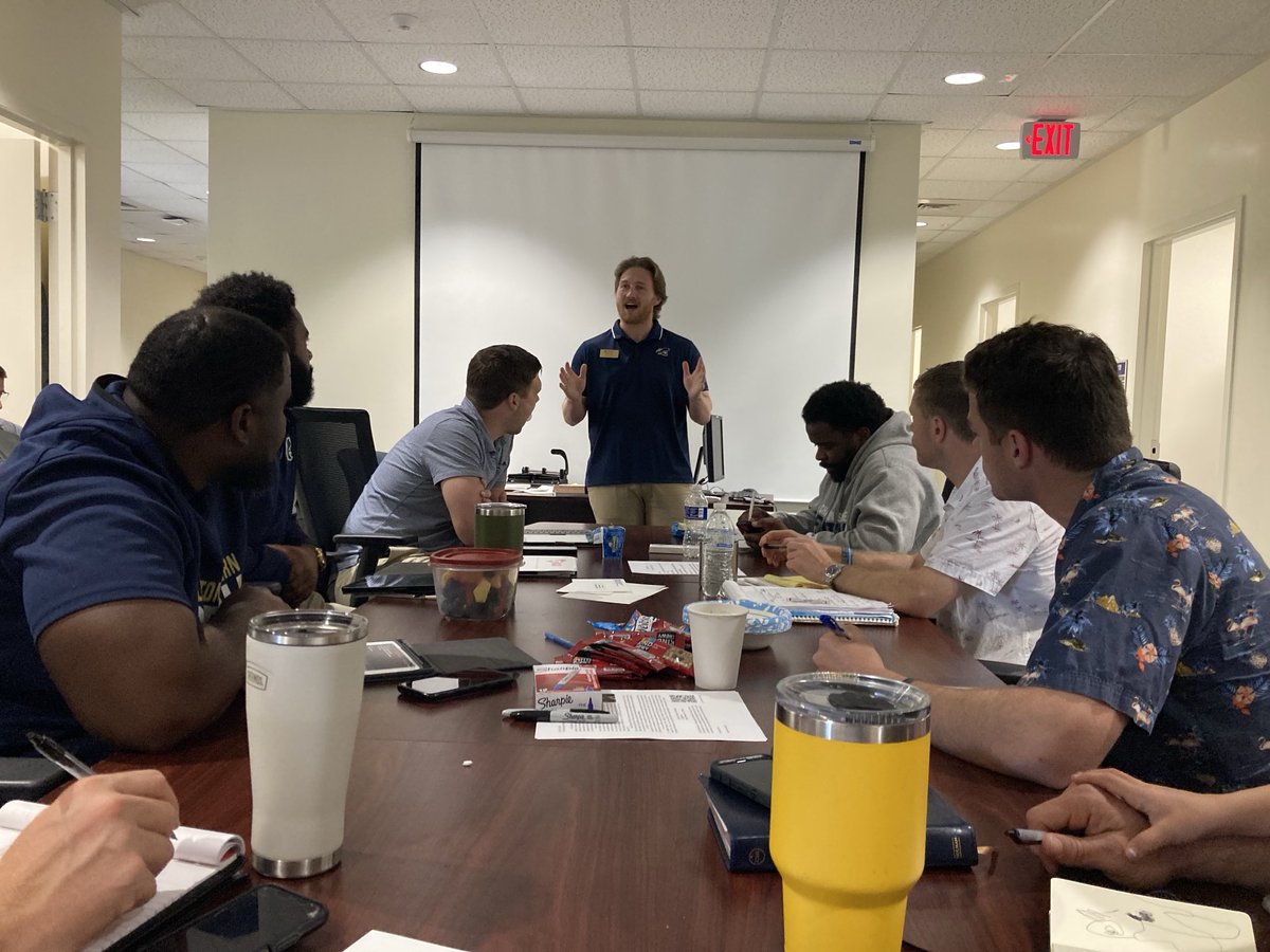 Great job by offensive coaches covering several special projects today! Seth Friend on a little sharing the Gospel 101! And Guest Zoom speaker Marcus Woodson! CSU coaching Alumni