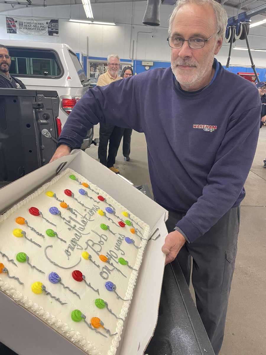 'Bob has the patience and passion to pass along his 40-plus years of industry knowledge to new techs to the industry.' Bob Steemson celebrated his 40th anniversary at Wareham Ford! 🎉 Read about his #technician journey and passion for complex repairs ➡ bit.ly/49VbyvB