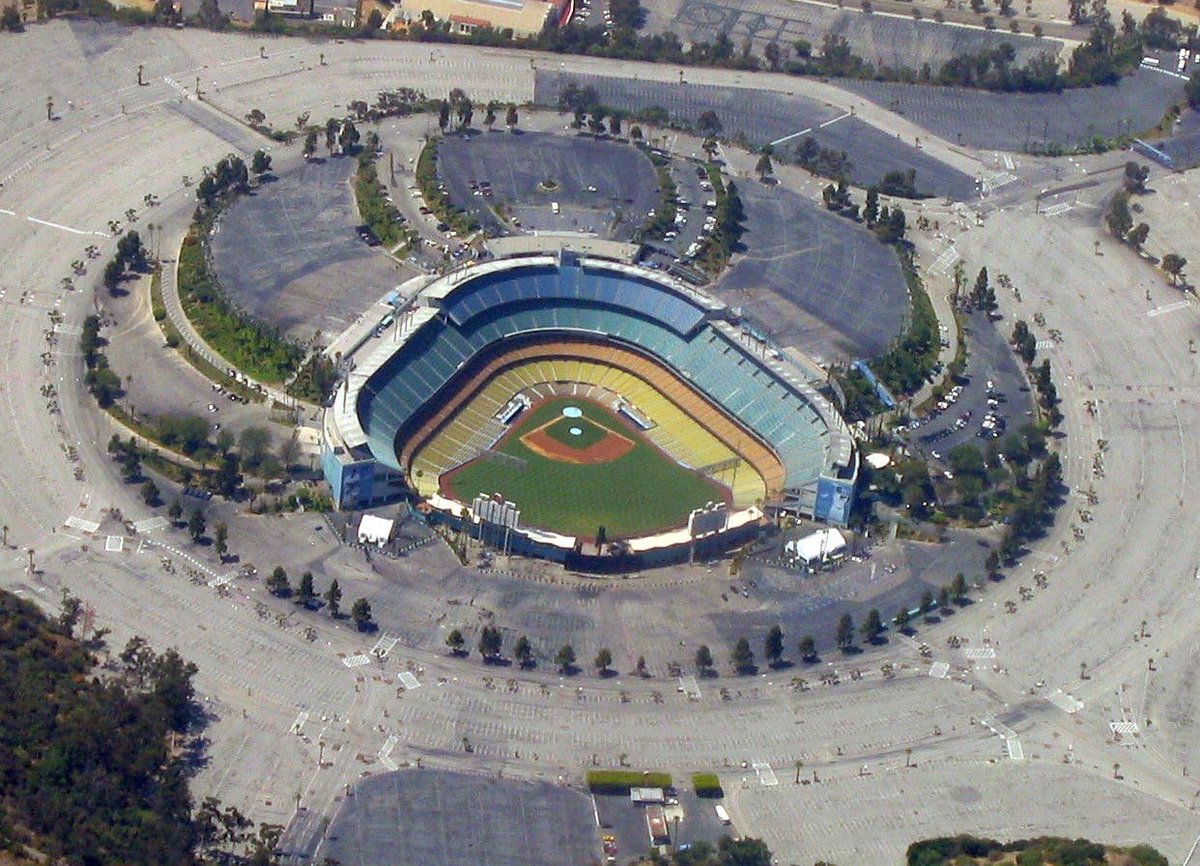 imagine if dodger stadium actually looked like this in real life instead of being surrounded by an ocean of parking