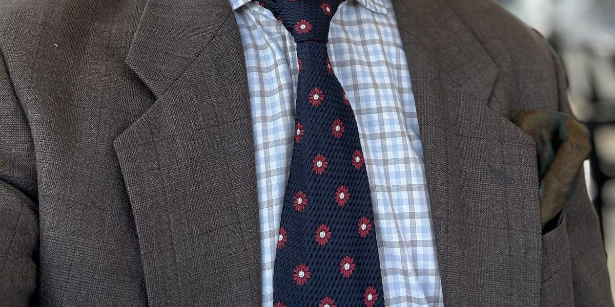 Wearing my poppy tie today for ANZAC day. Honored to lead the Connecticut Maritime Association in a moment of silence for our Australian and New Zealand friends. We also took a moment for seafarers sailing into danger today.