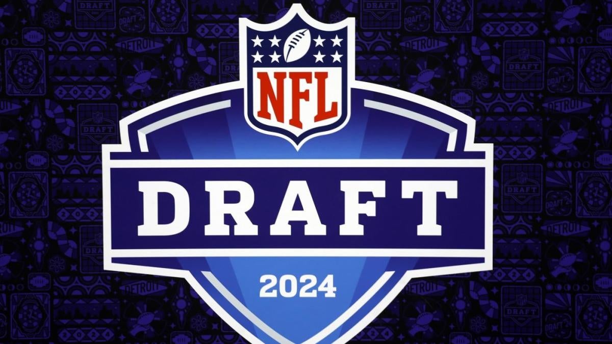 youtube.com/watch?v=SWLuSa… Day 1 of @BayouBlitzPod Draft-A-Thon! Hosts @bobbyr2613 & @BtBoylan joined by Allen Ulrich as other guests to update picks, give analysis,+ put out predictions through all of the 1st Round. We go LIVE @ 7:50pm Eastern/6:50 Central #NFLDraft