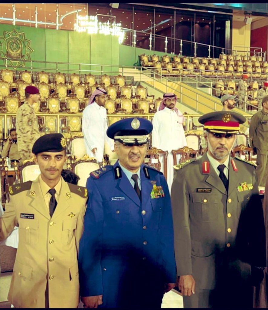 ALFARAN_FAMILY's tweet photo. تبارك قبيلة ال فاران  لتخرج الملازم / محمد بن فهد بن محمد  من كلية الملك عبدالعزيز الحربيه ، و الثقة الملكية بتعيينه بالقوات البرية و التهنئة موصولة لوالده سعادة العميد / فهد بن محمد بن فهد .
الف مبروك تخرج الابن / محمد عقبال الرتب العليا والمناصب الاعلى ما شاءالله تبارك الله.. https://t.co/4yo6Qtgrj9