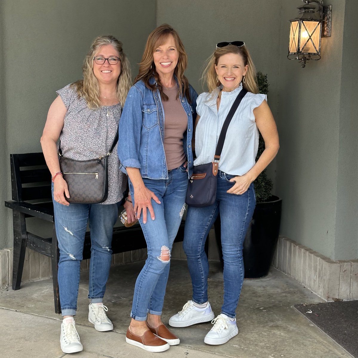 plexusdrink's tweet photo. There are a lot of things women •don’t• talk about.

There are a lot of things moms •don’t• talk about.

But, one thing we •DO• talk about… is when something works! My gut health tools work and can help you too!
One of us is 60 and thriving!  Can you guess which one? https://t.co/bBstGOznox