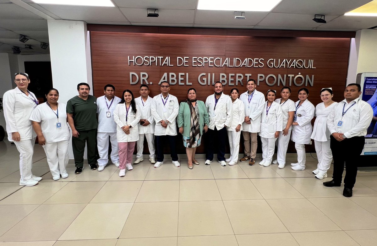 UgFcm's tweet photo. En colaboración interinstitucional entre el @HGuayaquil de @Salud_Ec y @UdeGuayaquil, se realiza taller teórico práctico de manejo de accesos vasculares para diálisis, dirigido a internos de la carrera de enfermería.

#UniversidadDeGuayaquil
#SeguimosMarcandoHistoria https://t.co/FrTXq2qsHO