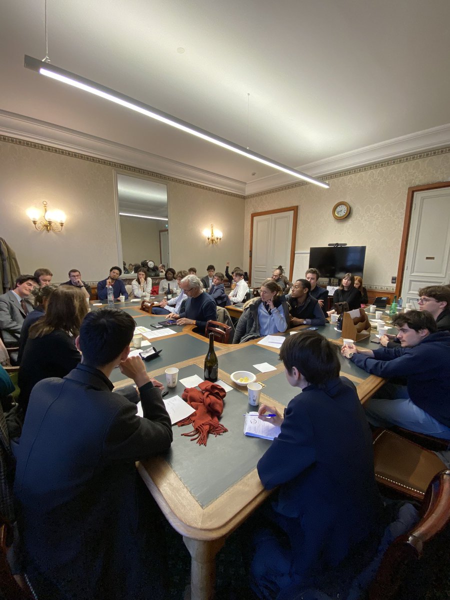 Arthur Billot (@arthurbillot) on Twitter photo Et si on parlait #proportionnelle?
👉 Une trentaine de jeunes réunis à l’<a href="/AssembleeNat/">Assemblée nationale</a> aux côtés de <a href="/MDesjonq/">Mathilde Desjonquères</a>, <a href="/LeboyerO/">LEBOYER Olivia</a> et <a href="/EricMartineau72/">Éric Martineau</a> pour un atelier militant sur le sujet.
🧡 Au programme, débats et échanges sur la proportionnelle…
Merci à tous nos participants ! Et si on parlait #proportionnelle?
👉 Une trentaine de jeunes réunis à l’<a href="/AssembleeNat/">Assemblée nationale</a> aux côtés de <a href="/MDesjonq/">Mathilde Desjonquères</a>, <a href="/LeboyerO/">LEBOYER Olivia</a> et <a href="/EricMartineau72/">Éric Martineau</a> pour un atelier militant sur le sujet.
🧡 Au programme, débats et échanges sur la proportionnelle…
Merci à tous nos participants !