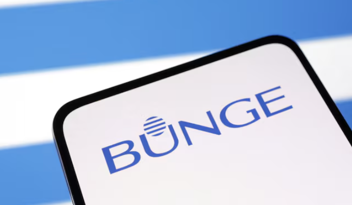 Canada's worries about Bunge-Viterra deal may force asset sales. Ellen Goddard says Bunge will likely have to sell assets to gain Canada’s approval. @UAlbertaREES Full story from @Reuters reut.rs/3vZesl3