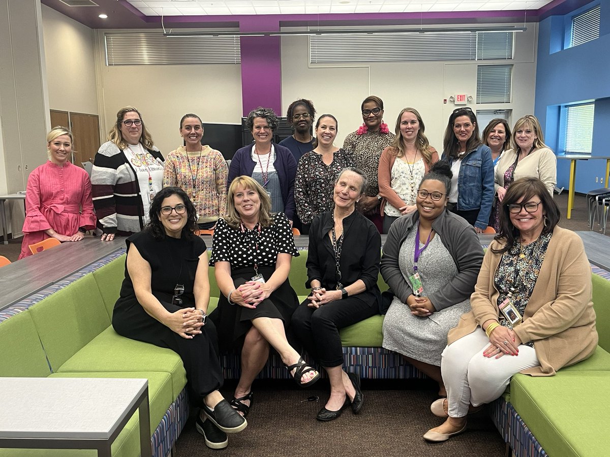 🥰It is so fun to celebrate Teachers!!! These awesome educators are finishing up their LETRS course & are putting their learning to work everyday for our @JCPSKY Ss! This is just part of the crew that came tonight. We are thankful for all your hard work! @JcpsElemEla @RondaCosby