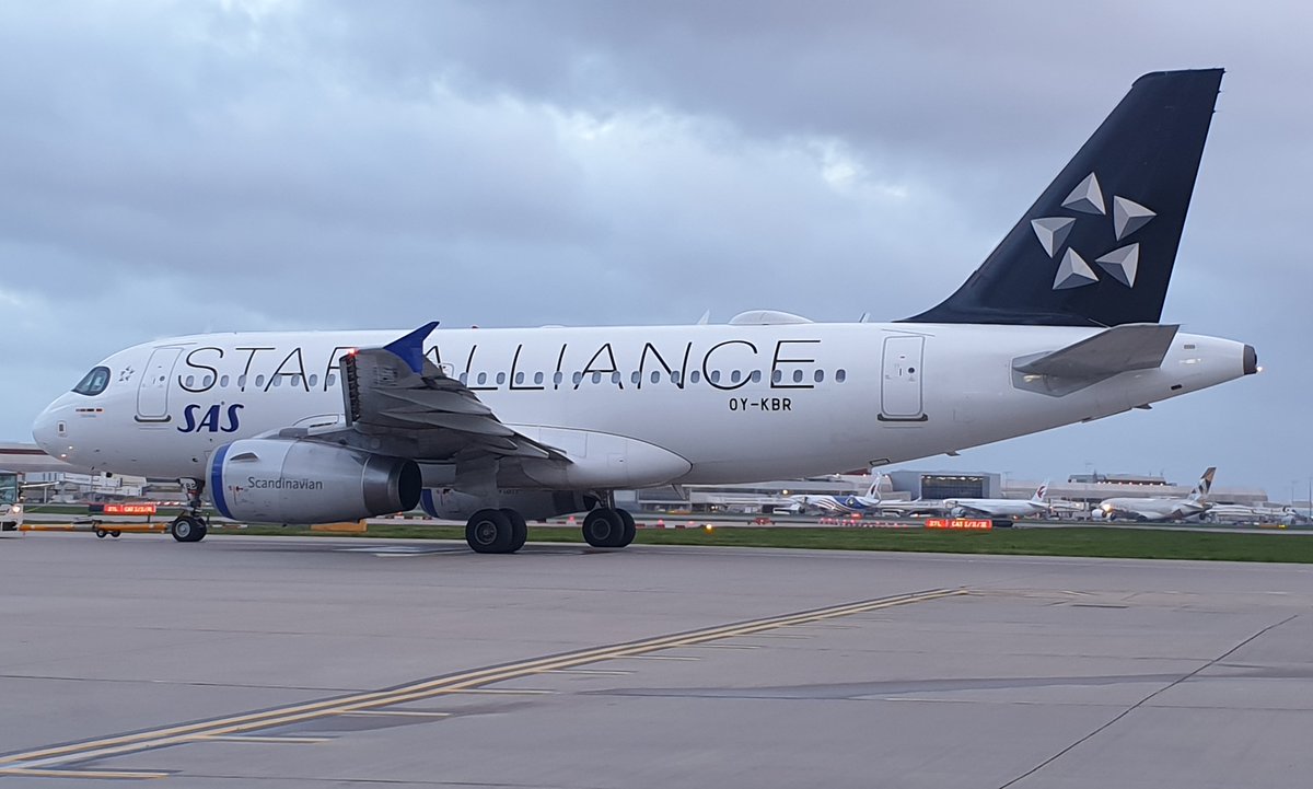 @jasonlanesplanes SAS Scandinavian Airlines Airbus A319-131 OY-KBR Star Alliance livery Heathrow Airport 28-3-2024