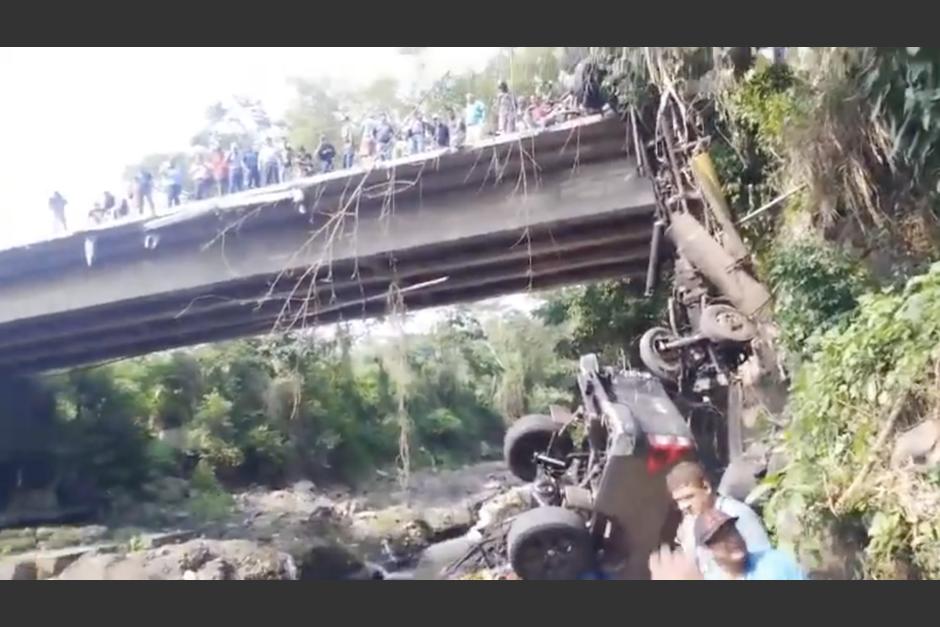 🚨ALERTA | El accidente que detiene el tránsito en la circunvalación de Mazatenango bit.ly/44iRnX3