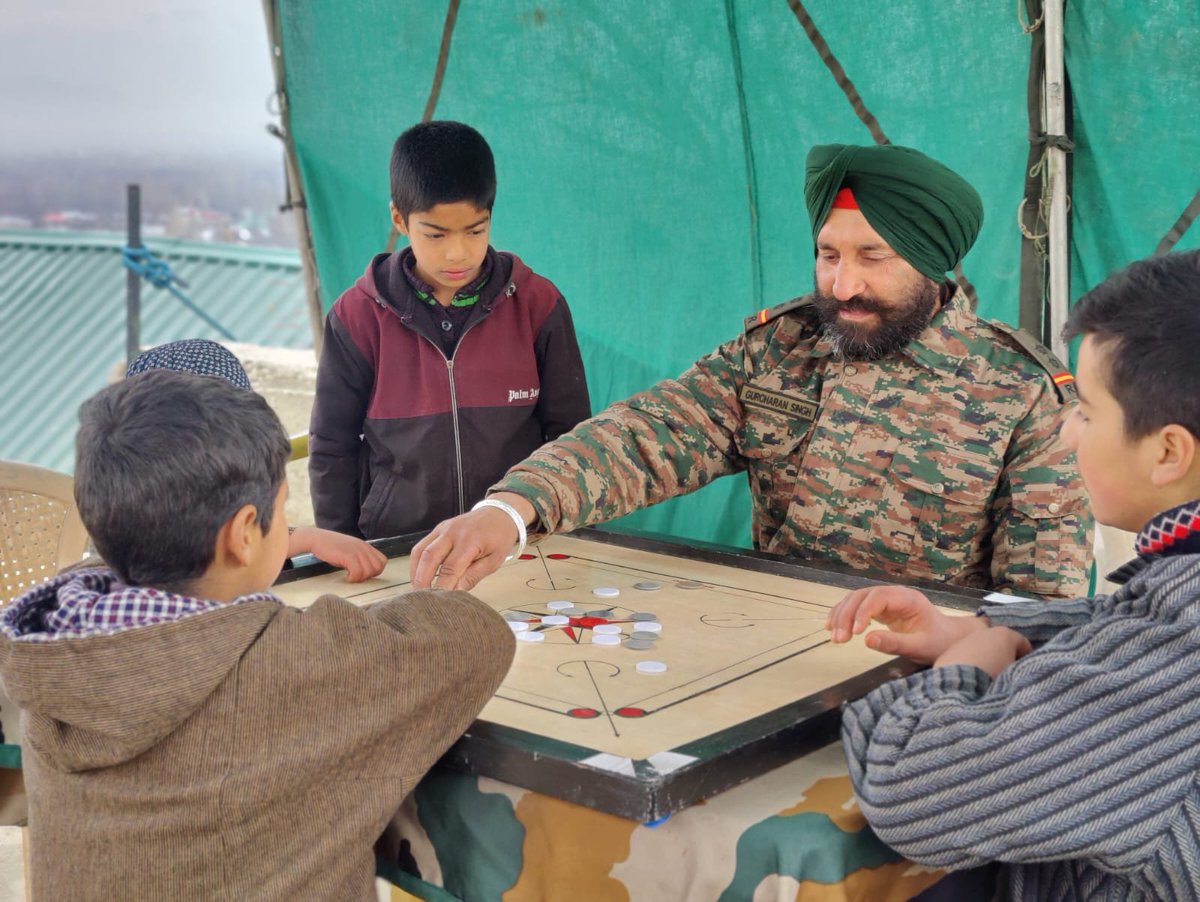 Spreading positivity, the #IndianArmy builds bonds with Kashmir's youth through a friendly game of carrom.

#AwamKiFauj
#PositiveVibes
#YouthEngagement
#JammuKashmir
#ViratKohli𓃵
#DonateBlood 
#RCBvsSRH
#Election2024
BTS RM
#VotingDay
Jammu
Draymond

#Dhruv_Rathee