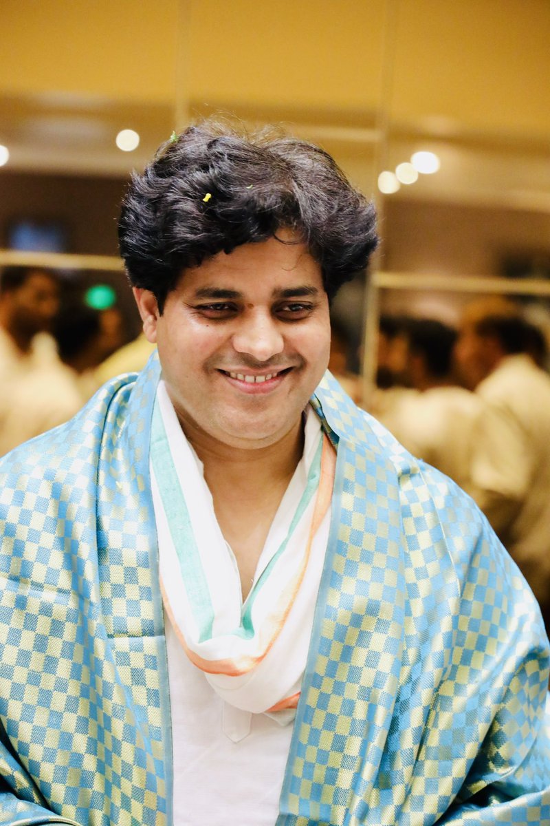 सूरज चढ़ा तो फिर भी वही लोग ज़द में थे
शब भर जो इंतिज़ार-ए-सहर देखते रहे।
- मोहसिन भोपाली