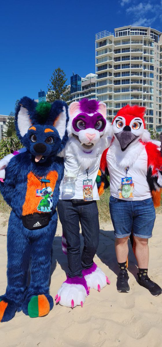 Ok I'll post only because my friends are begging me to.
Thank you to my friends <a href="/raztheavali/">Raz</a>, <a href="/ProtoCass/">Cass the Protogen</a> and <a href="/ZackBird108/">Zack Bird</a> for making my first #FurDU amazing!
#FursuitFriday