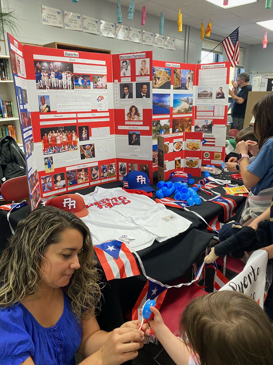drmguerrero's tweet photo. Bilingüepalooza not only showcased our students' achievements but also strengthened the bonds among students, teachers, parents, and the wider community. Thank you to everyone who participated for making it such a memorable and impactful event https://t.co/R8fsWWkwwa