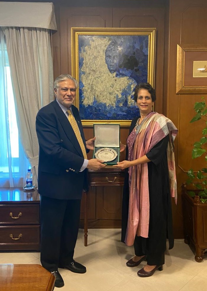 In a meeting with @MIshaqDar50, Federal Minister for Foreign Affairs, @UN Assistant Secretary-General & @UNDP Regional Director for @UNDPasiapac, @KanniWignaraja appreciated the longstanding cooperation between @ForeignOfficePk and #UNDPinPakistan, reaffirming UNDP's commitment…