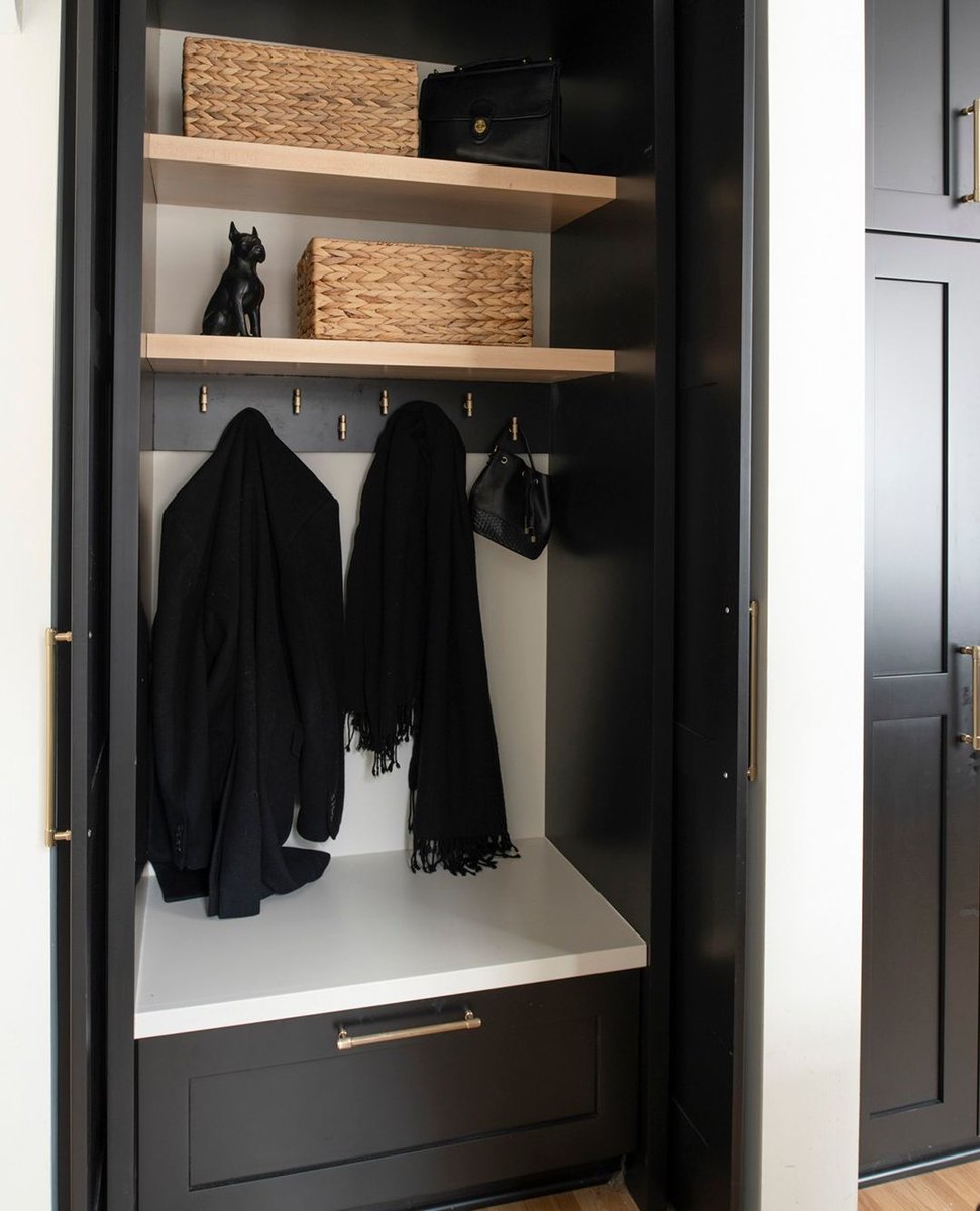 revivalhouse_'s tweet image. Swipe to open! Custom pocket doors hide floating shelves, peg wall, drop zone/bench, and boot drawer while keeping it accessible. ⁠More on our website: studiom-kb.com/portfolio/blac…
⁠
#mudroomdesign #mudroom #mudroomideas #mudroominspo #mudrooms