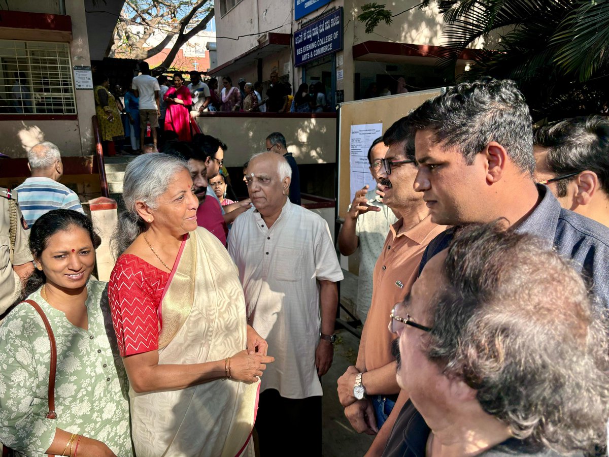 nsitharamanoffc's tweet photo. Smt @nsitharaman interacted with voters at the polling booth in Jayanagar, Bengaluru.

#PhirEkBaarModiSarkar https://t.co/xb4W86hiEl