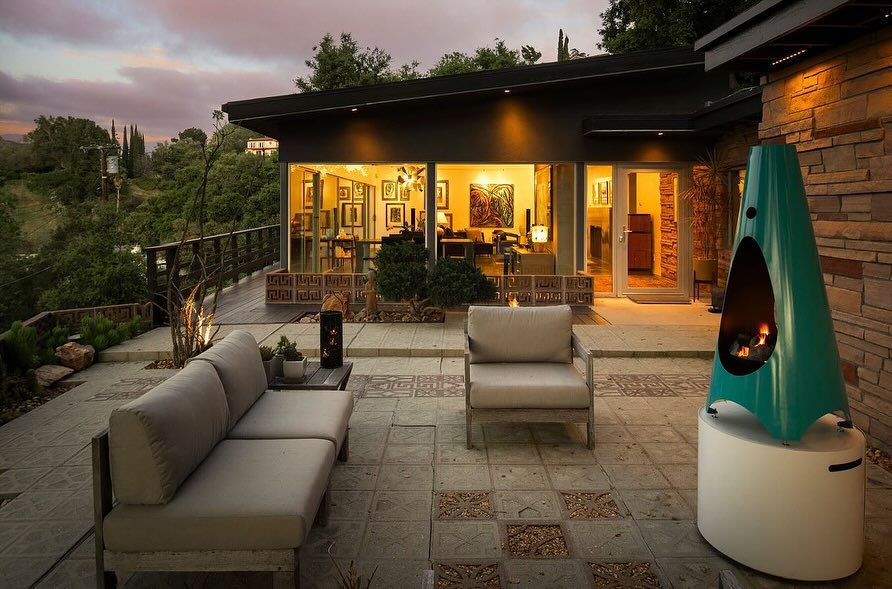 bradchristopher's tweet photo. 💥JUST LISTED • MID CENTURY💥
  3224 Oakley Drive • 2 Bed • 2 Bath     Situated on over half an acre, this modernized midcentury Hollywood Hills hideaway seamlessly blends idyllic design with contemporary amenities.

📩  DM for private showings! https://t.co/L2wVwHdYNC