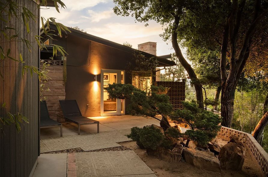 bradchristopher's tweet photo. 💥JUST LISTED • MID CENTURY💥
  3224 Oakley Drive • 2 Bed • 2 Bath     Situated on over half an acre, this modernized midcentury Hollywood Hills hideaway seamlessly blends idyllic design with contemporary amenities.

📩  DM for private showings! https://t.co/L2wVwHdYNC