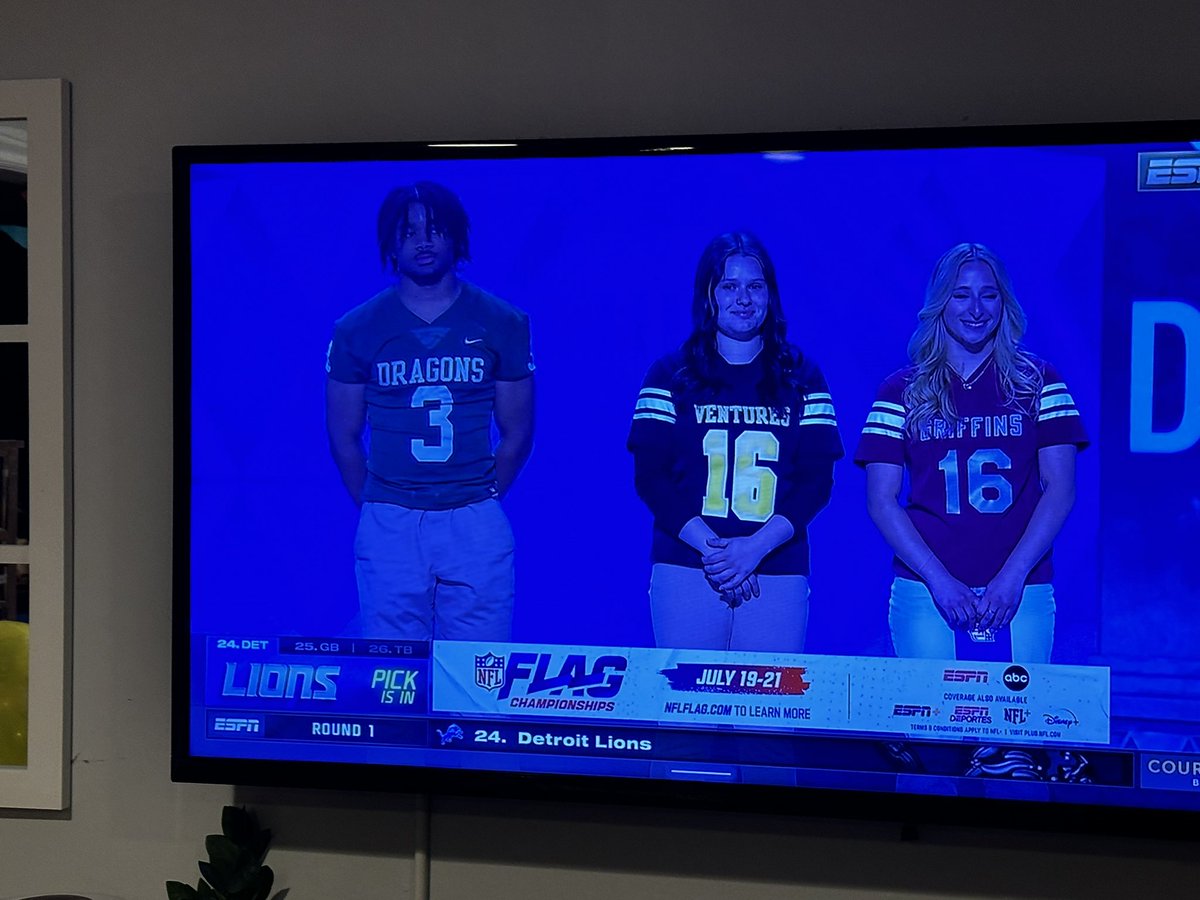 Great pick by the <a href="/Lions/">Detroit Lions</a> but better seeing <a href="/BillyRobersonII/">Billy Roberson II</a> during the selection!!! #AlwaysLakeOrion