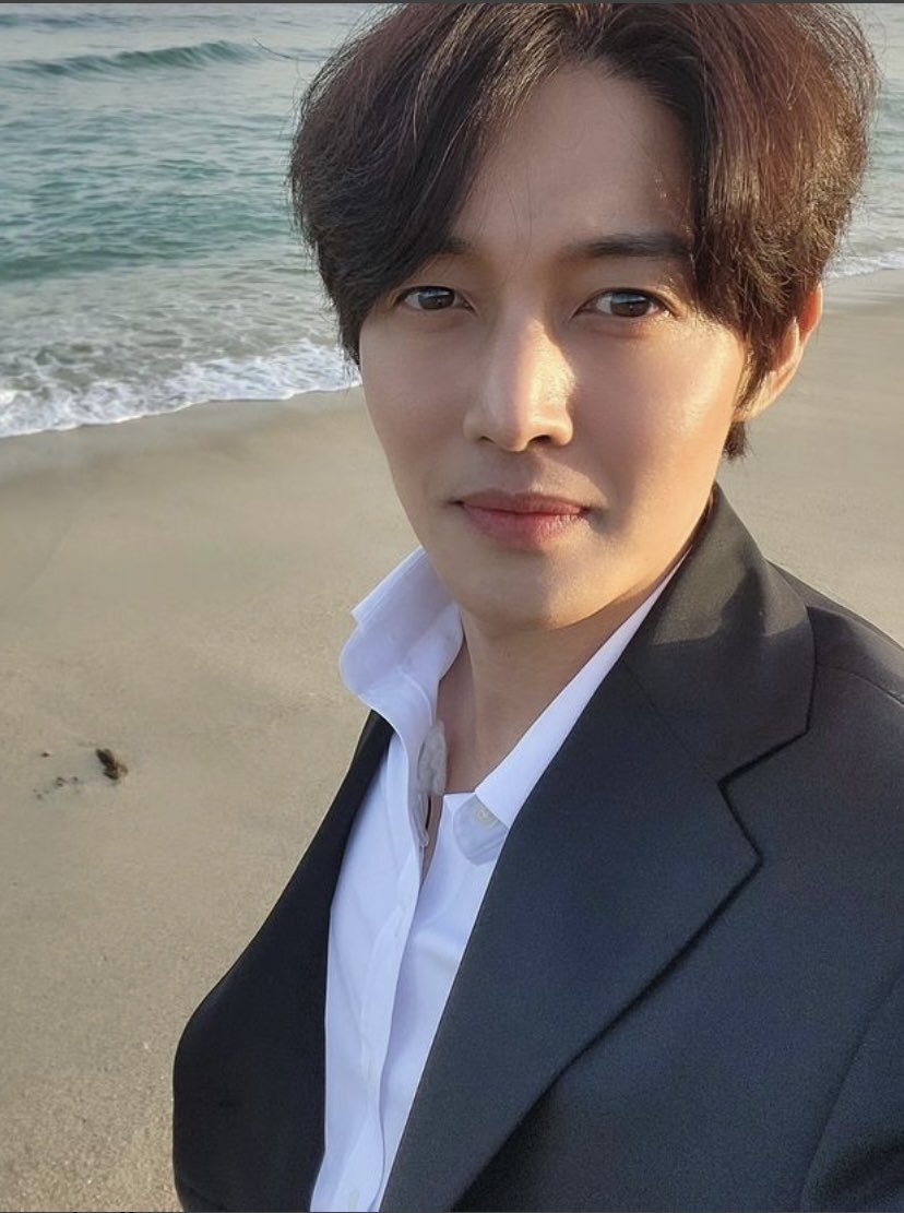 heneciakhjcali's tweet photo. #NETIZENSREPORT
#KIMHYUNJOONG for Most Handsome Man Alive
#МНМА2024
#MHMA2024KIMHYUNJOONG @thenreport https://t.co/3VMISCRJfE