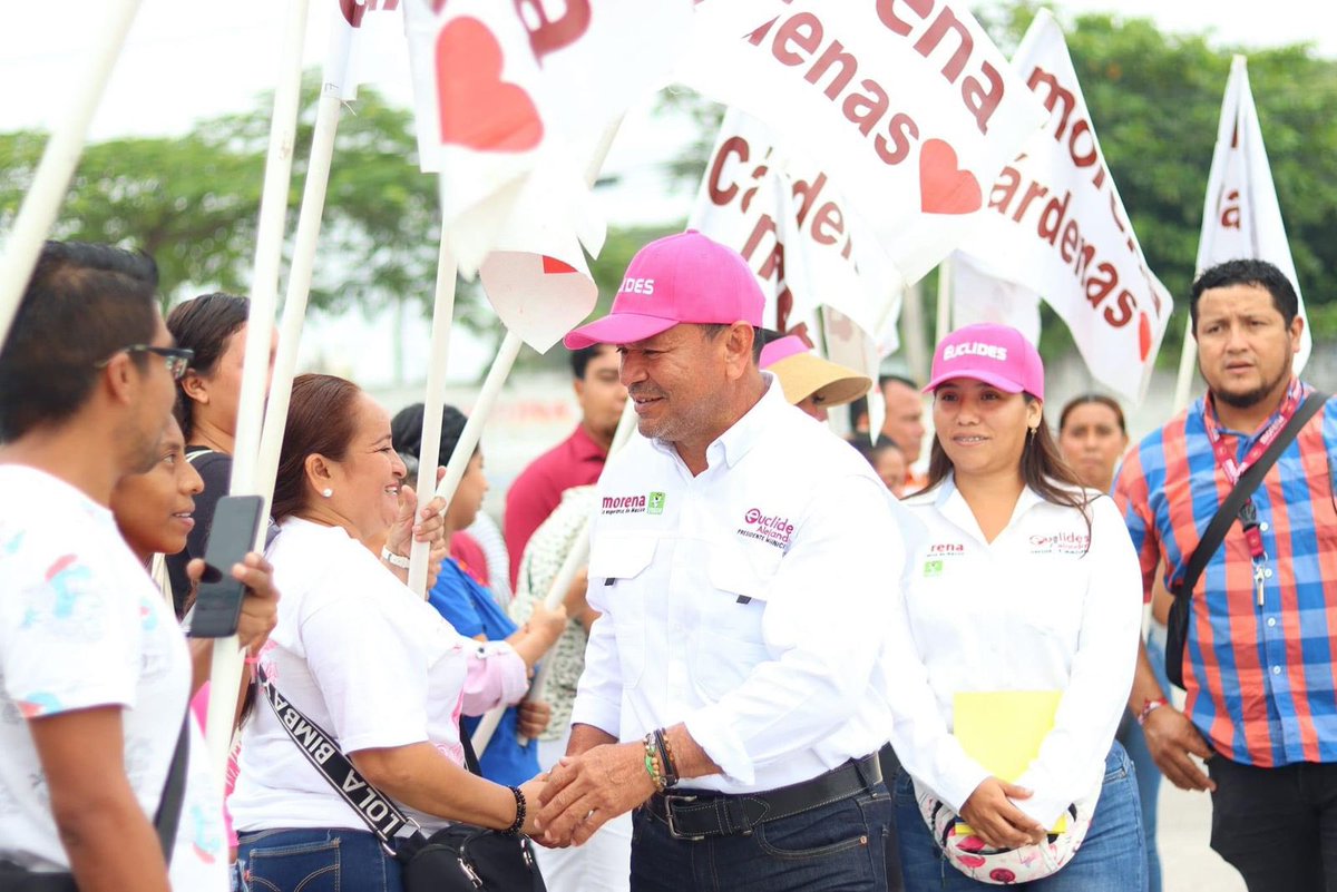 #Elección2024 🔴 #EuclídesAlejandro recorre la calle Reyes Hernán en #Cárdenas #Tabasco

#EleccionesTabasco #INE #Morena #EleccionesCardenas