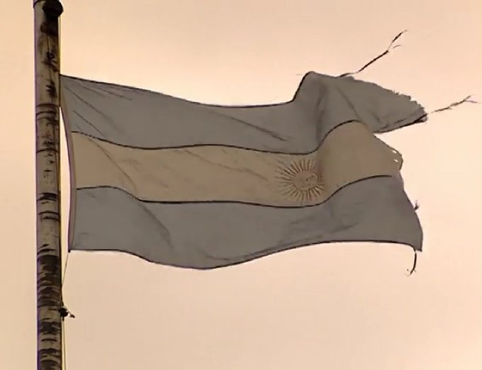 simuscreens's tweet photo. Día de la bandera 🇦🇷 https://t.co/NJ8xwTNS34