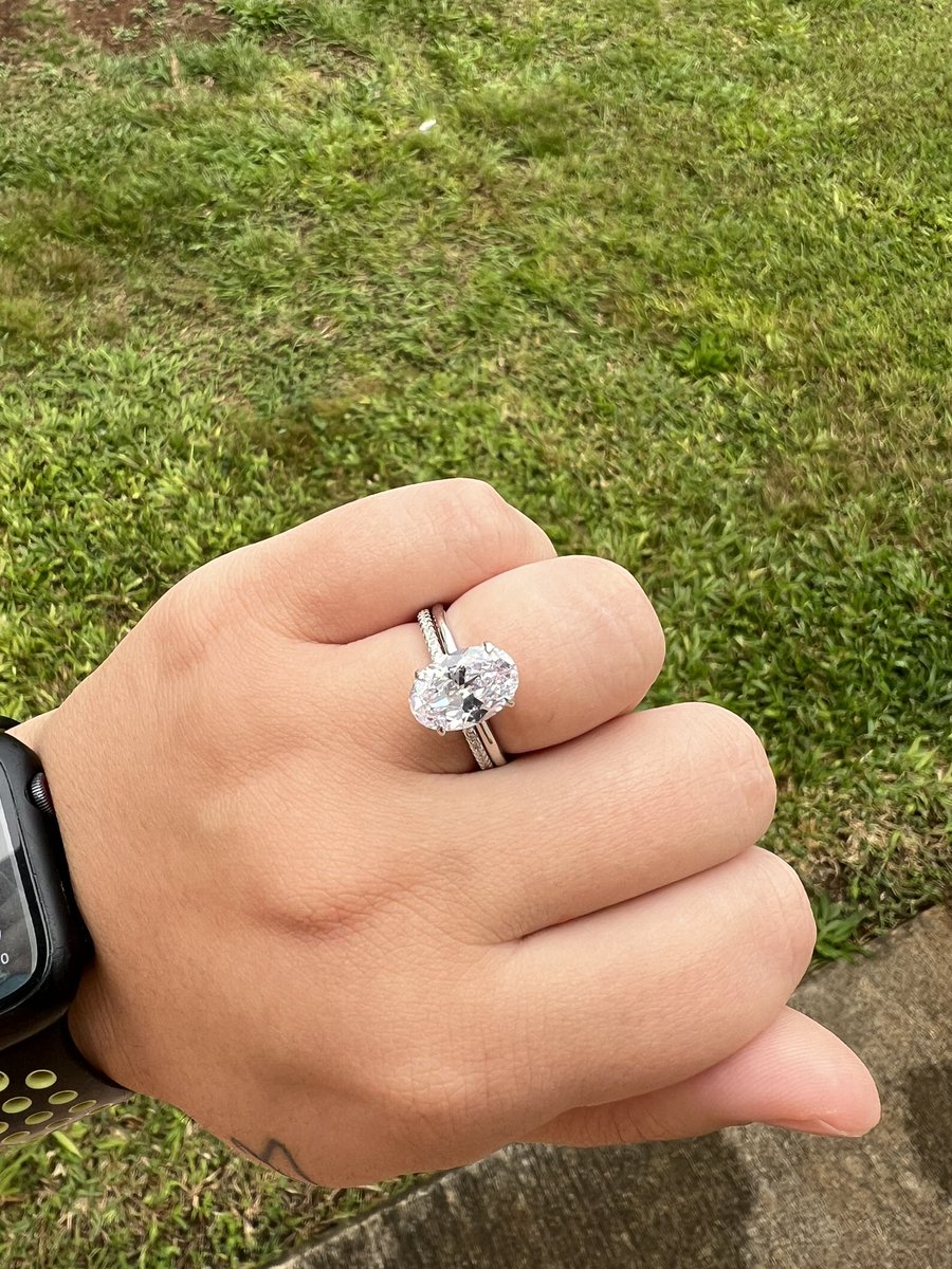 reneeasimon's tweet photo. any chance I get to show off this beaut I’m gonna🥰🤪 

what does your wedding ring look like? https://t.co/RqIUm0LtVL