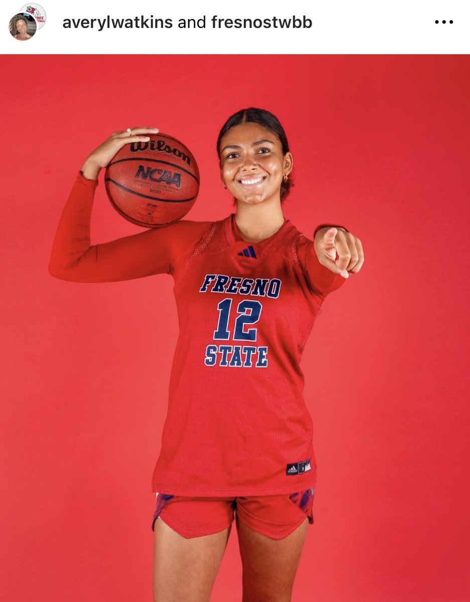 Some #HawaiiWBB news: 

F Avery Watkins, who suffered a season-ending ankle injury during the 22-23 slate for UH & did not see action this past year recovering, is transferring to Fresno State, per her Instagram.

The 6-0 forward appeared in 8 games for ‘Bows, starting 4 of them.