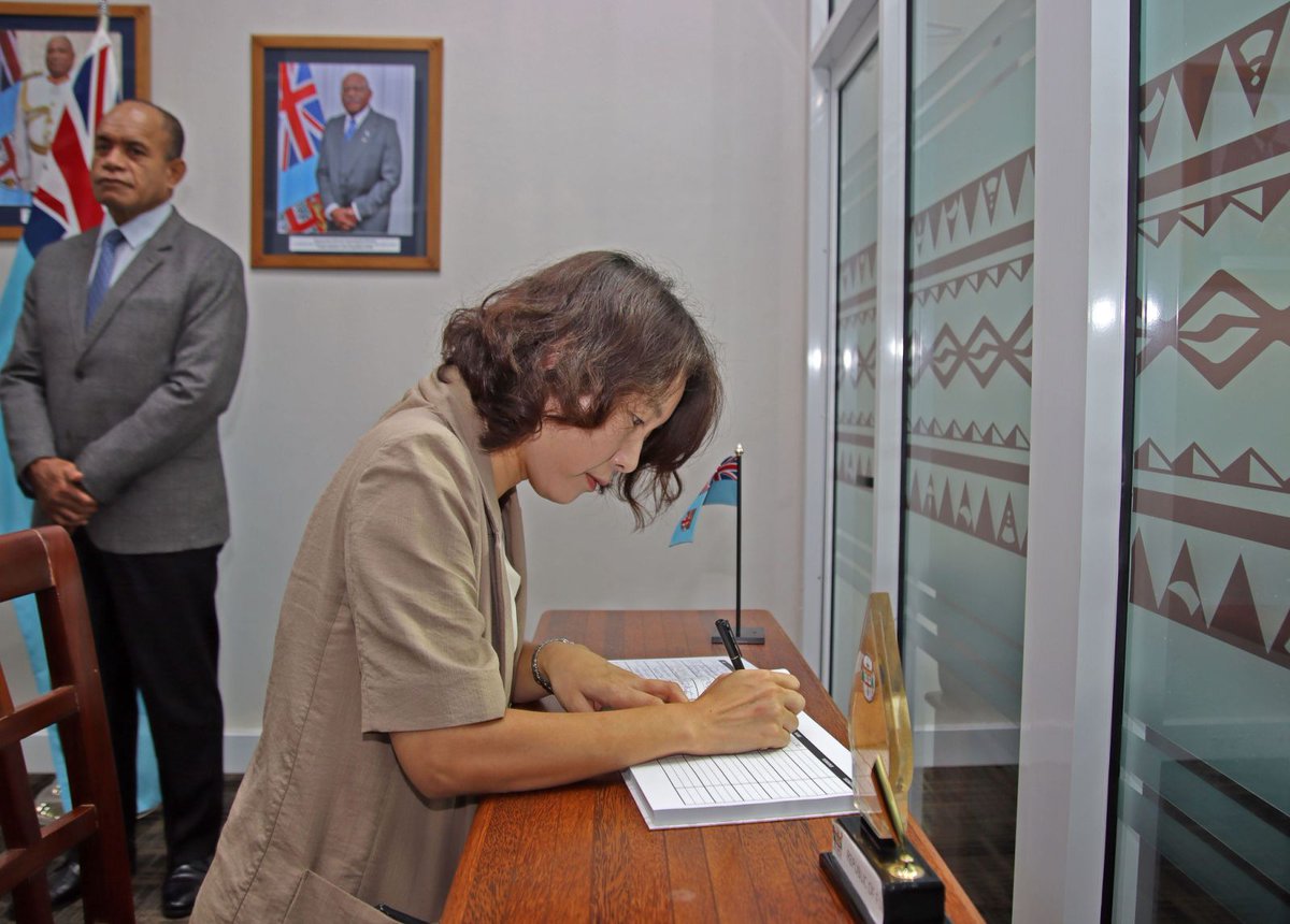 🇫🇯🤝🇰🇷
Permanent Secretary <a href="/Fiji_MOFA/">Fiji Ministry of Foreign Affairs</a> Dr Lesikimacuata Korovavala received a courtesy call from the new Country Director for the Korea International Cooperation Agency [KOICA] Fiji &amp; Pacific Office Ms. Hankyulsam Cho. <a href="/koicafiji/">KOICA Fiji</a>