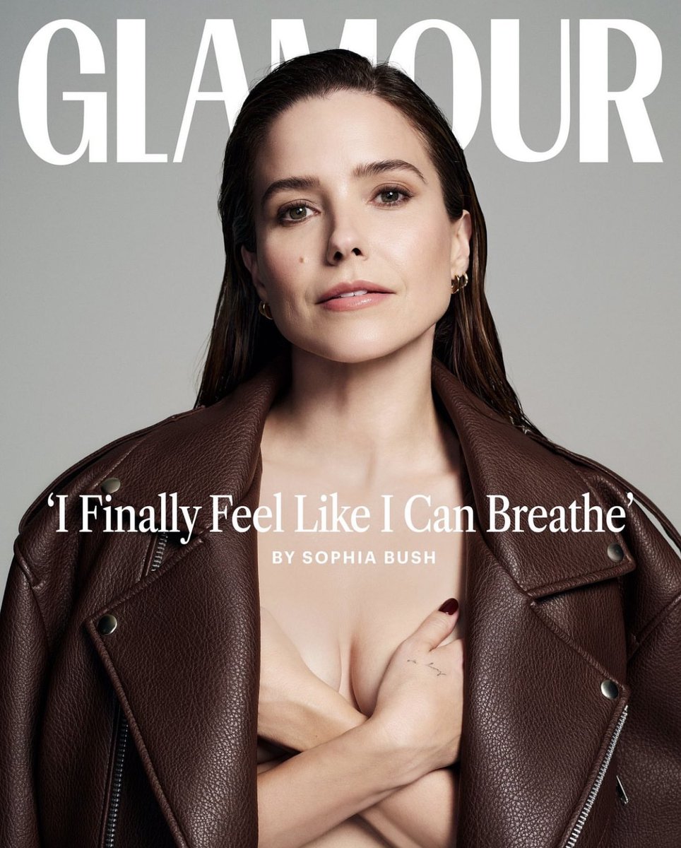 CulturePopNews_'s tweet photo. Félicitation à Sophia Bush (#OneTreeHill) qui a fait son coming out en tant que Queer et a officialisé sa relation avec la joueuse de football Ashlyn Harris. 🏳️‍🌈❤️ https://t.co/lGAeeArZeg