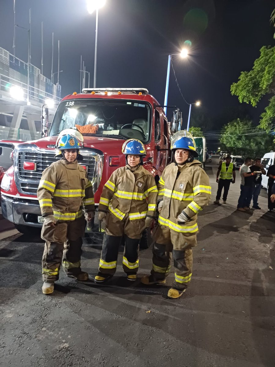 Bomberos El Salvador 🧑‍🚒🚒🇸🇻 tweet media