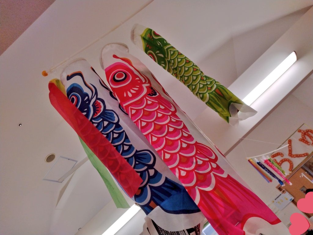 thoughtful2023's tweet photo. こんにちは☀デイサービス楽癒です✨
本日の利用者様　#昼食　
【お好みあげ、からしあえ🤗】
お好み焼きを揚げてるメインはまるでたこ焼きのよう🐙💕笑
いっぱい食べてパワーチャージします🤗🩷
楽癒に鯉の家族が仲間入りです💕🎏❕
#ランチ　#デイサービス
#企業公式春のフォロー祭り
#栄養食　#栄養 https://t.co/DPFQPXKag7