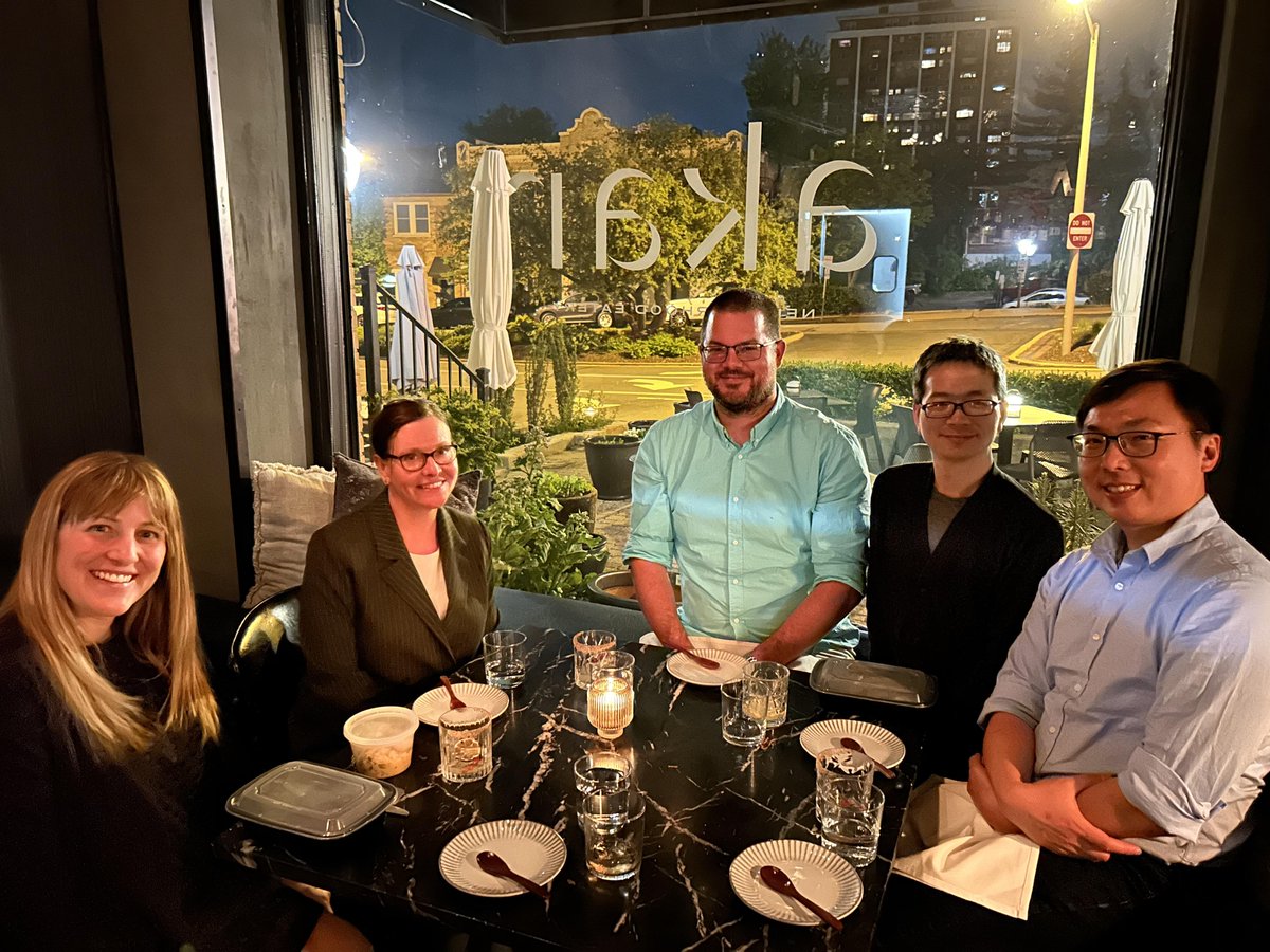PETERJIN999's tweet image. Had a fantastic time hosting @sedlazeck at @WashUGenetics for an amazing talk! Great hanging out with @lab_lawson, @tycheleturner, and Daofeng Li – thanks for the fun and engaging discussions! #GeneticsCommunity #ScienceCollab
