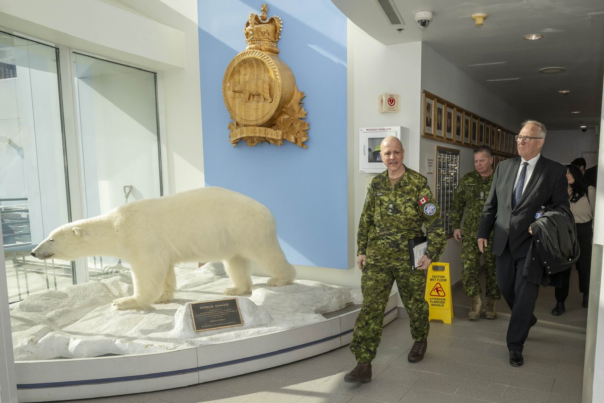 The @CanadianForces members I met in Yellowknife are strong, resilient, and proud of what they do. 

Through Our North, Strong and Free, we’ve made clear that our job number one is to reinforce our defence here at home – especially in the North and in the Arctic.