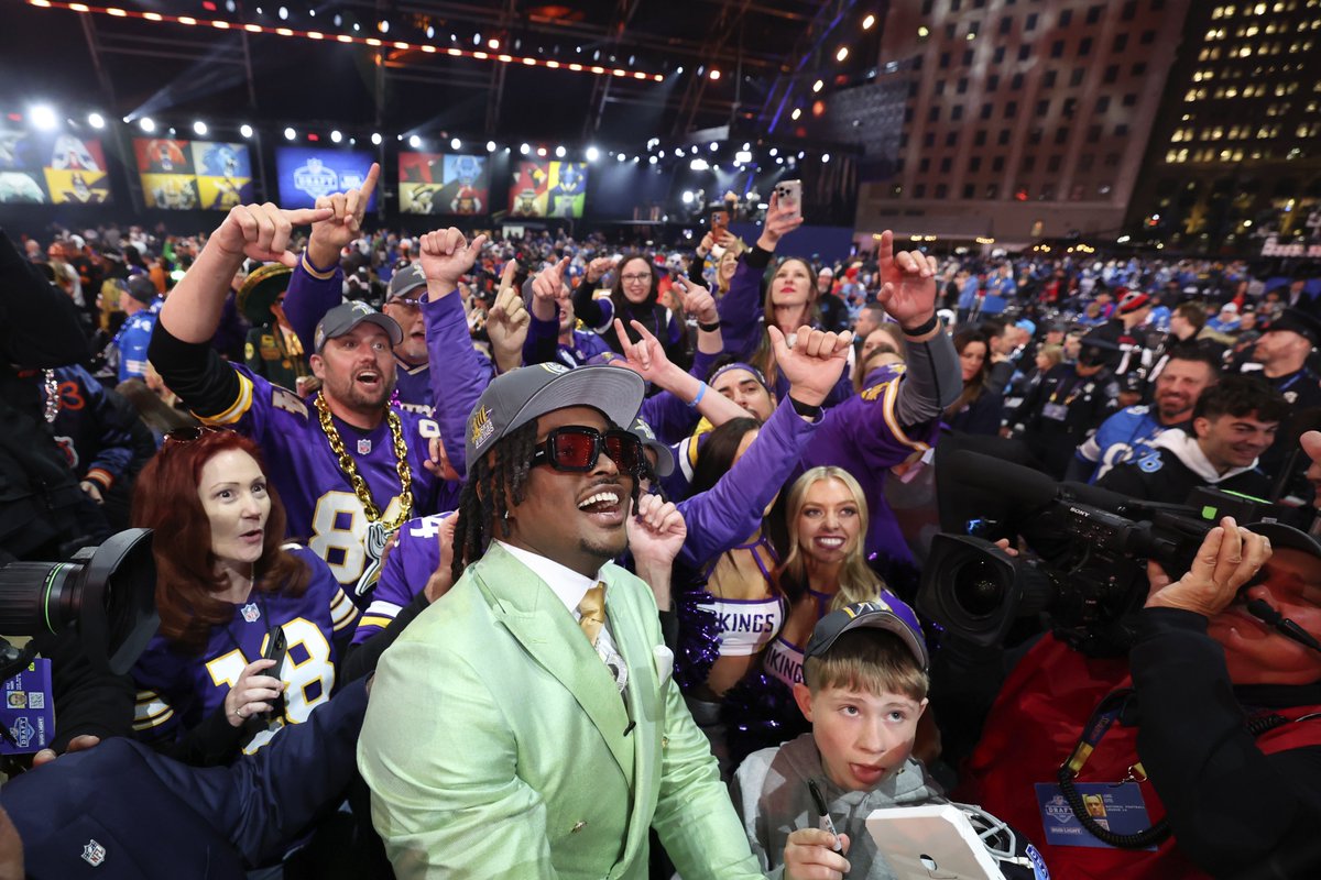 Big MOOD! 🙌 @UnoErra 📸: AP #NFLDraft   – April 25-27 on NFL Network