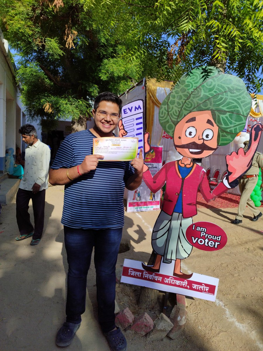 DEO_jalore's tweet photo. युवा चला देश के लोकतंत्र में हिस्सेदारी निभाने, 
आप भी भागीदार बनें। 
@ceo_rajasthan
@diprrajasthan
#LokSabhaElections2024 
#GeneralElections2024 
#ChunavKaParv  #DeshKaGarv 
#IVoteforSure  #eci #jalore https://t.co/6ispteL2BF