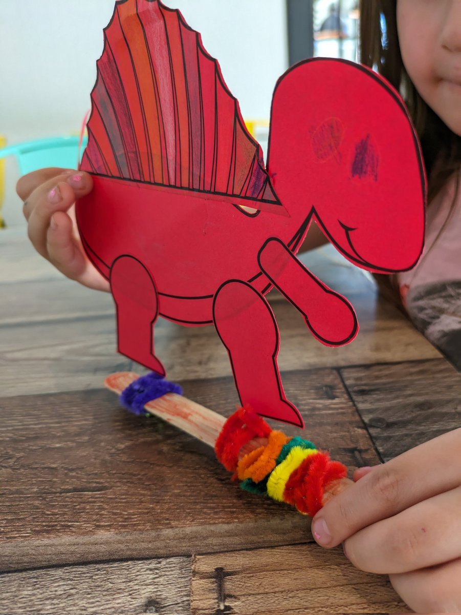 VenkatSrividhya's tweet photo. Of dinos and girls on skateboards, with @JenniferWagh
#TakeYourChildToWorkDay at @bellworkschi.
#authorlife
#storytime
#girlsonwheels #eggasaurus https://t.co/JBy6k6wGtE