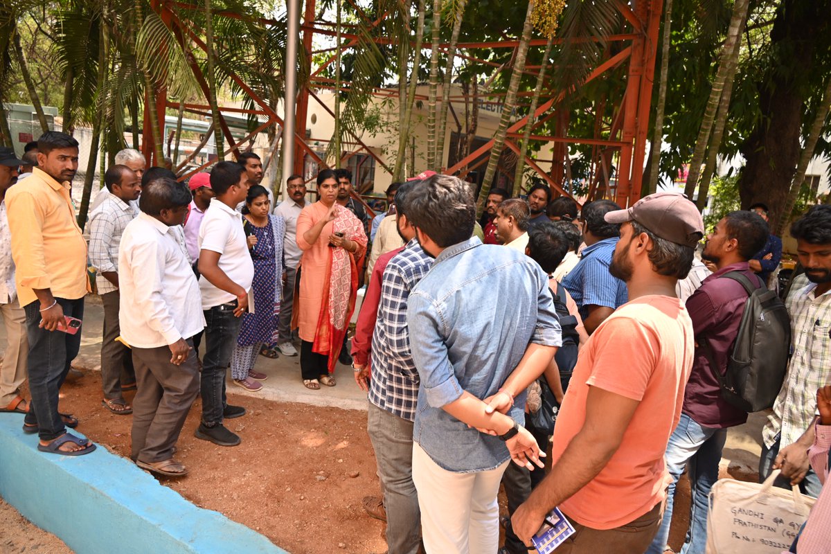 kalpana_designs's tweet photo. Concluding session @HMWSSBOnline on #PlumbersTraining #ClimateActionSummer2024 presided by #VaniPrasad garu
Prin Sec Env & Forests.
99 people from a good cross section of NGOs for water, corporate facilities, @SouthCentralRa2 & a plumbing tech from old city
@rainwater_info https://t.co/7SJFiOnSVt