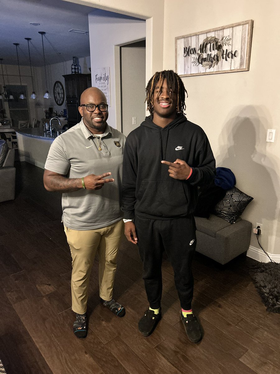 Thank you @CoachJuice17 for stopping by and showing love!! @ArmyWP_Football @CoachJayRose @CoachDayLa @CoachMarcusGold @CoachWyattJ