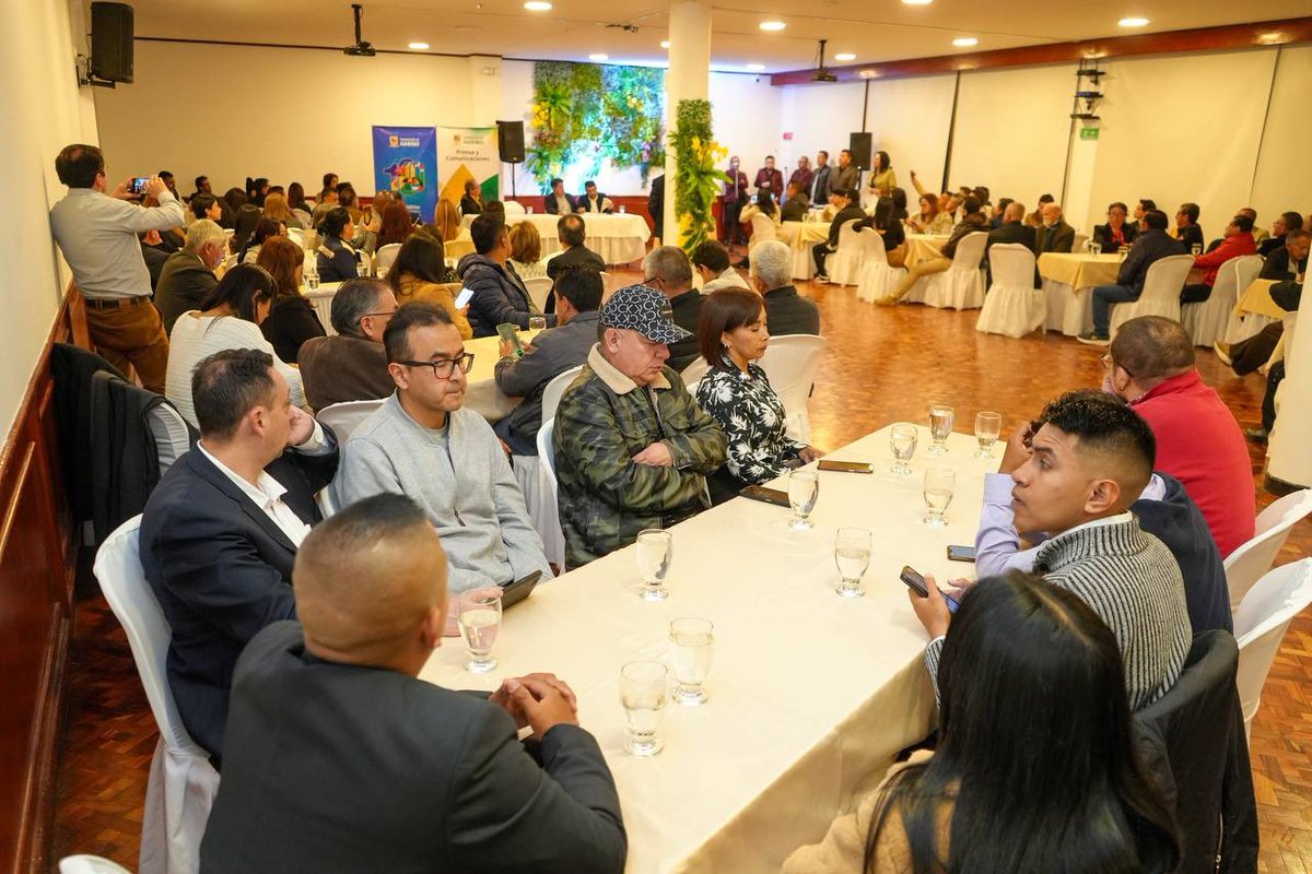 LuisAlfonsoEsc's tweet photo. Los colectivos de comunicación, medios ciudadanos, comunitarios, alternativos y populares de #Nariño tienen un alto nivel de incidencia política en la gobernanza territorial.

Reconocemos la comunicación como una dimensión fundamental para la construcción de paz y un puente para facilitar el relacionamiento con la ciudadanía y el poder popular.