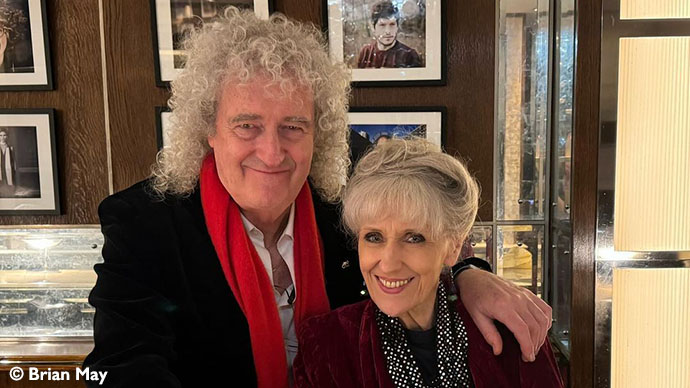 #BRIsSOAPBOX: 'A rare and precious night out in town for these Old Folks On The Hill. At one of our old favourite haunts. ... ... ... BRI'` READ MORE: brianmay.com/brians-soapbox… @DrBrianMay #AnitaDobson @bbcdoctorwho @AnneatSaveMe @londonstereo