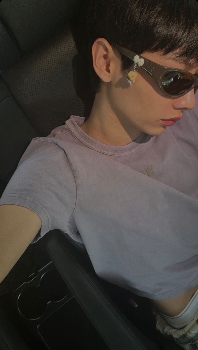 offgun_family's tweet photo. อวดๆแว่นใหม่ครับผม🕶️⭐️
@AtthaphanP   

📸 IGs : gun_atthaphan  

#กันอรรถพันธ์ #GunAtthaphan https://t.co/YgIl42xzEE