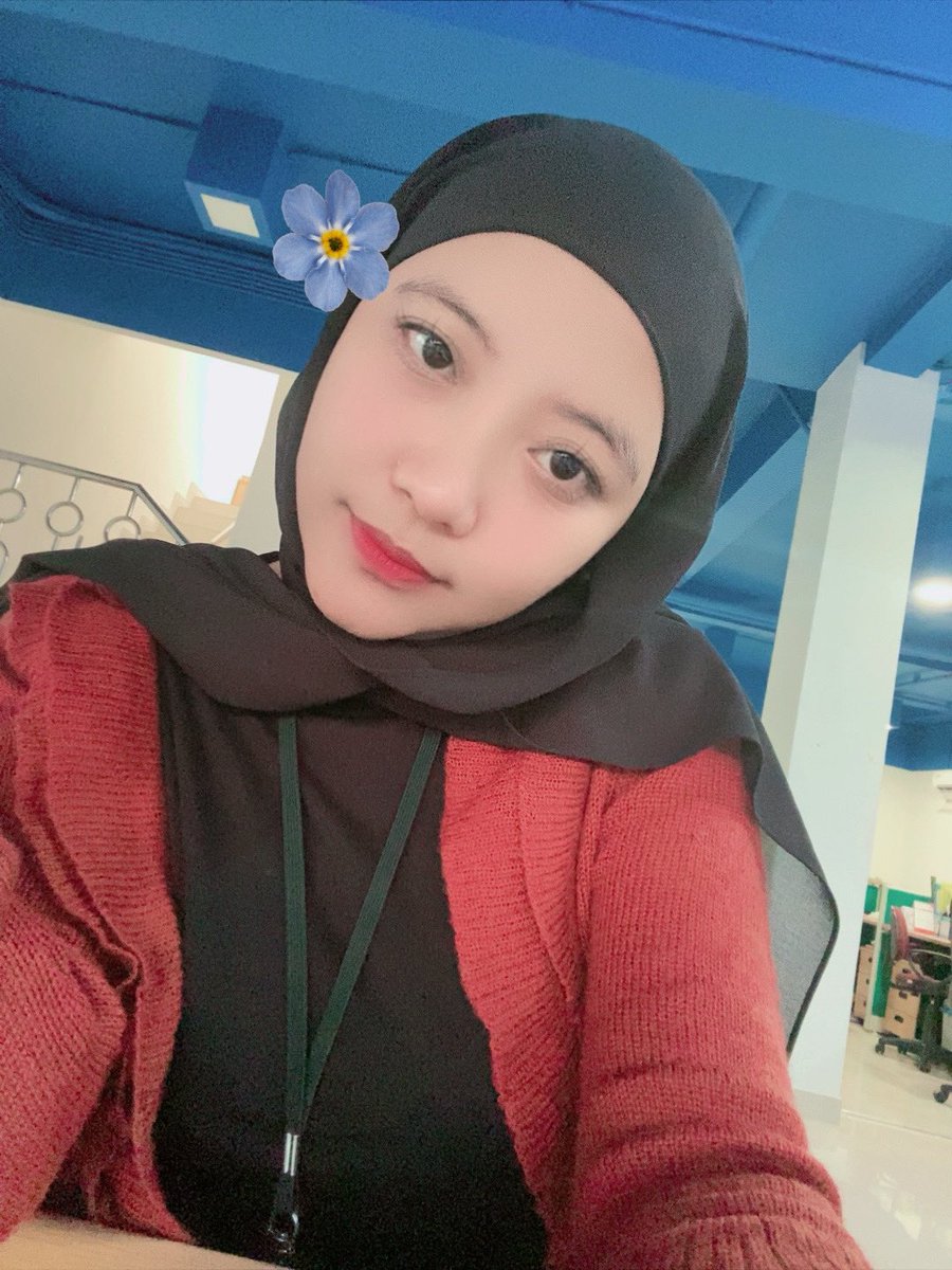 Pipitpiw's tweet photo. Freeday yay https://t.co/9lSKzyxaT2