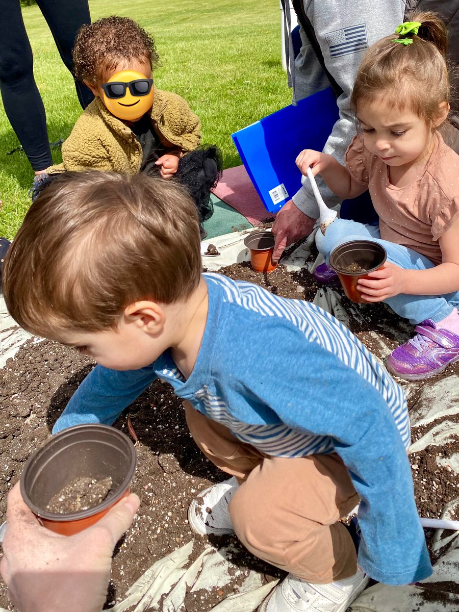 MrsVentre's tweet photo. Joined some friends for an Arbor Day STEM adventure! 🌳🔍💚 https://t.co/ywIBxWzHWG