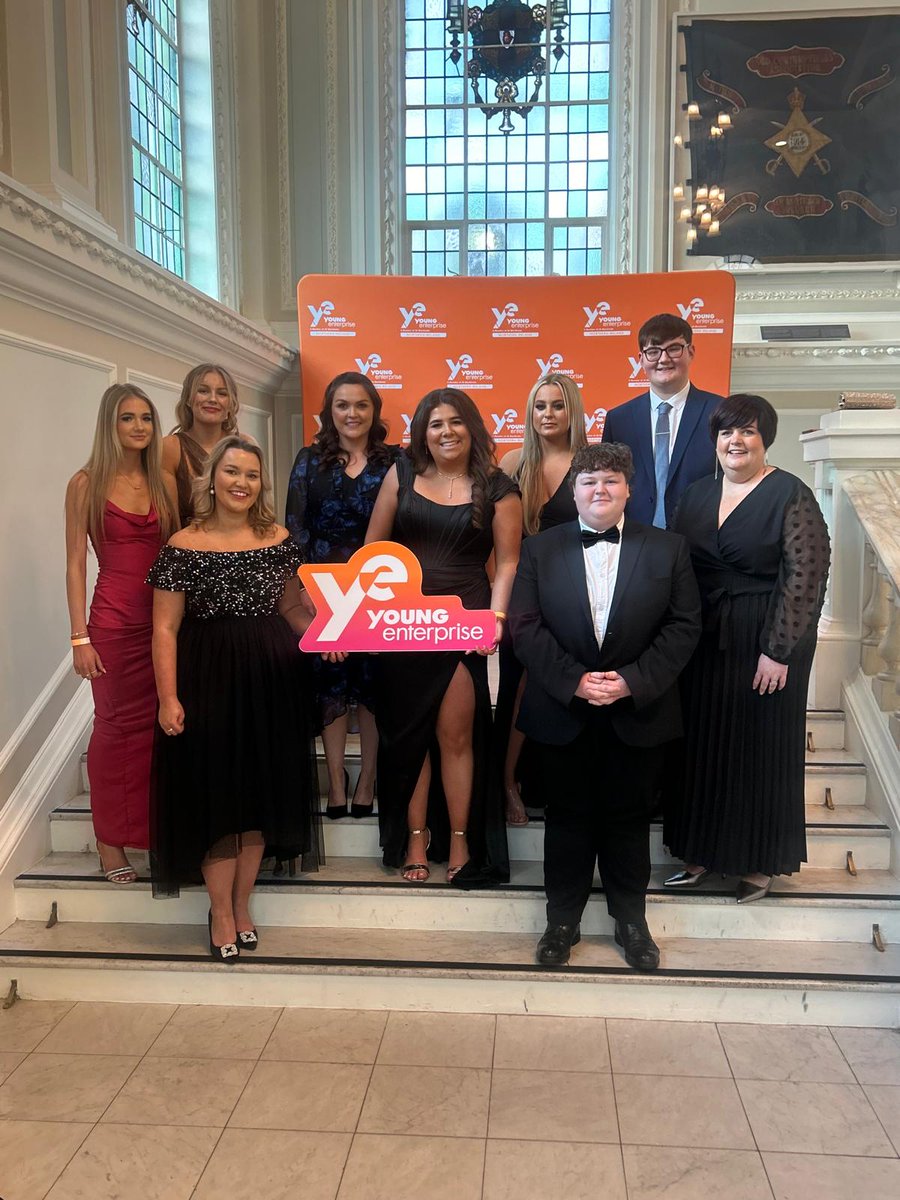 What a splendid looking crew! Our <a href="/YE_NI/">Nita Yeast</a> group at the City Hall for the award ceremony this evening. Brilliant by "Culinary Cravings"!