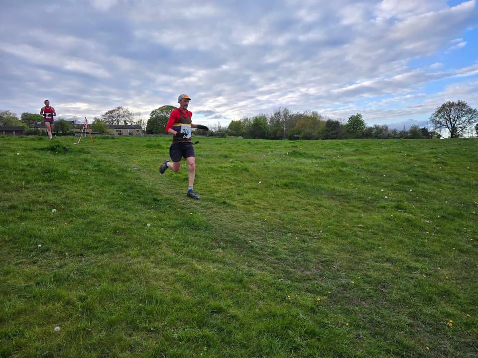 loved racing the 4.5 mile local trail race the silkstone shuffle last night. Must be over 10 years since I last ran it. Finished in 7th place in 32.17 ..unprecedented! kinda looking forward to being a vet 50 and seeing how I can do 🙏🏻 Thanks @BarnsleyHarrier