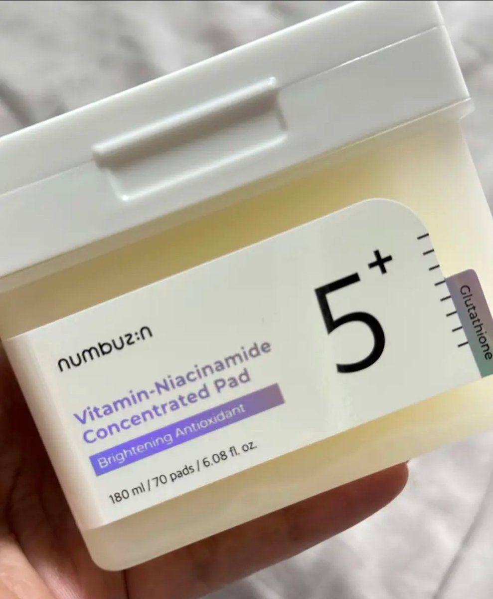 Numbuzin toner pad no 5 contains niacinamide, vitamin c, glutathione & Tranexamic acid yang berfungsi untuk mencerahkan kulit. Juga mengandungi PHA & LHA untuk exfoliate skin. 

Lazada s.lazada.com.my/s.jiqP3?cc
Shopee s.shopee.com.my/5AW3cCHCJ0