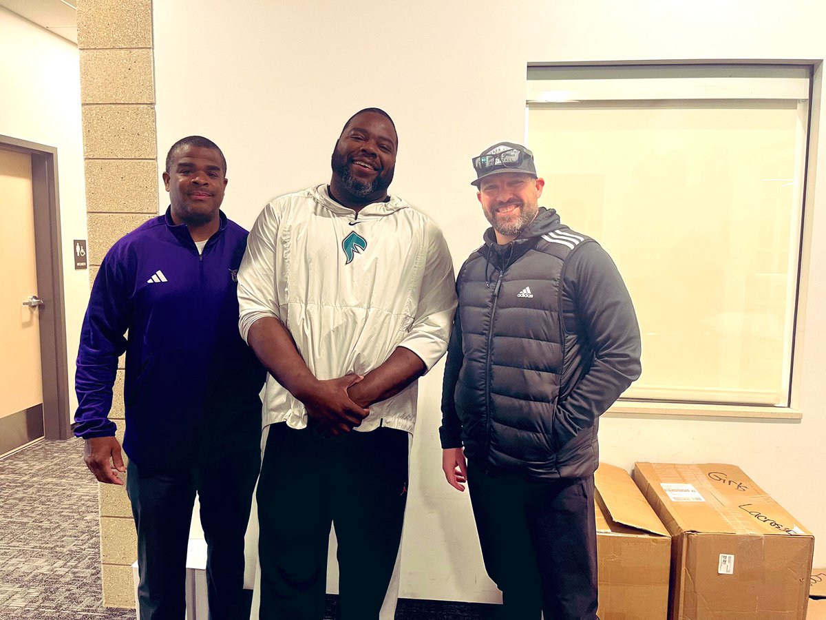 Thank you Coach Andre Dyson @21ADyson and Coach Mickey Mental @mmental7 from @weberstatefb for stopping on by @FHS_PHOEN1X and visiting with @coatsie20 Travel safe!